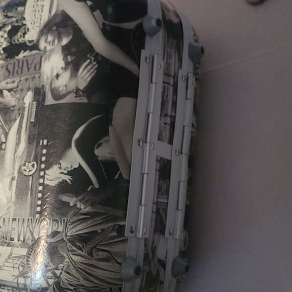 Women's Vintage Makeup Case - Picture 9 of 12